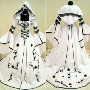 Vintage Renaissance Royal Wedding Dress Blanco y negro Una línea de manga larga Otoño Invierno Vestidos de novia Victorian Gothic Holloween Corset Vestido de novia Tallas grandes