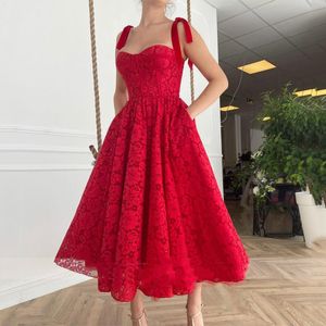 Vestidos de fiesta cortos de encaje completo vintage con bolsillos Una línea 2021 Escote corazón Longitud de té rojo Vestidos para ocasiones especiales Vestido de mujer Ropa de noche