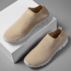 Zapatos para caminar Zapatos casuales Zapatos tejidos voladores para hombres y mujeres Calcetines Primavera Otoño Conjuntos de corte bajo Tela de malla para pies Transpirable Pareja Correr Deportes casuales Tamaño grande