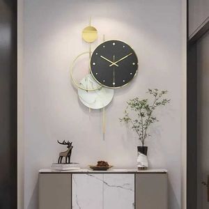 Horloges murales Art Decor horloge salon or Digital Luxury Noir Design moderne silencieux et unique Reloj de Pared Decoration Q240509