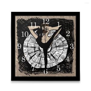 Relojes de pared Ballerina Novela de escritorio de madera Arte gráfico Watch Dancing Flecha Ballet Estudio Decoración de la mesa del reloj Square Regalo bailarín