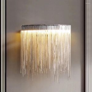 Lámpara de pared Cadena de aluminio Led Sconce Dormitorio Sala de estar de lujo Iluminación interior Oro Plata Escalera creativa Decoración del hogar Lustre