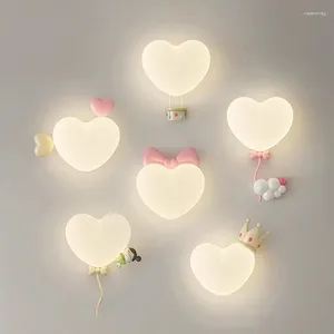 Lampe murale des lampes à LED de chambre pour enfants modernes mignon coeur en forme de coeur en forme de coeur chaude princesse fille fille de chambre à coucher