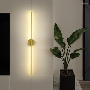 Applique murale moderne lumière LED luxe nordique créatif Simple ligne en aluminium décoration appropriée chambres salons éclairage