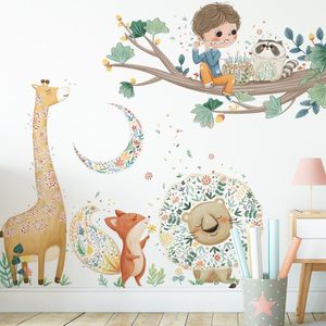 Pegatinas de pared BRUP, lindos animales de dibujos animados, niño en el árbol, calcomanías, papel tapiz de bosque para habitación de niños, decoración de bebé