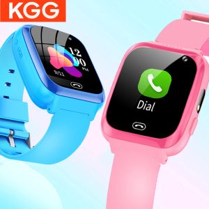 Regardez 2G Smart Phone Regarder la musique jouer à la lampe de poche 6 Jeux Passomètre avec 1 Go de carte SD Smartwatch pour les cadeaux de garçons