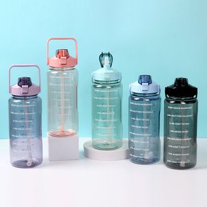 Taza de agua deportiva de plástico de 2000 ml con botella de agua a escala Taza espacial portátil Hervidor de gran capacidad 230428