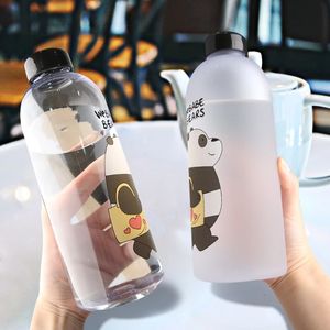 Bouteilles d'eau mignonnes panda ours tasse 1000 ml avec paille transparente bouteille de dessin animé drinkware grosted fuipoprof protein shaker 240422