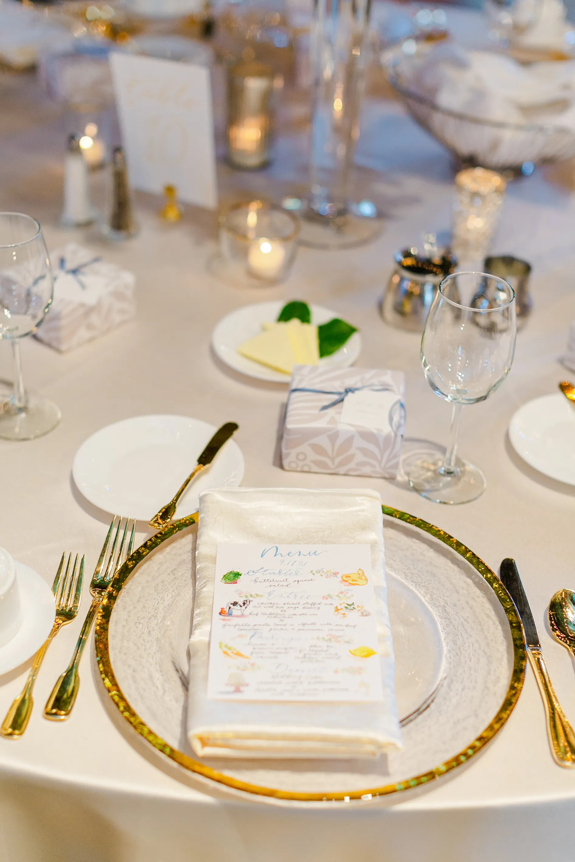 Where to Find Affordable Wedding Charger Plates