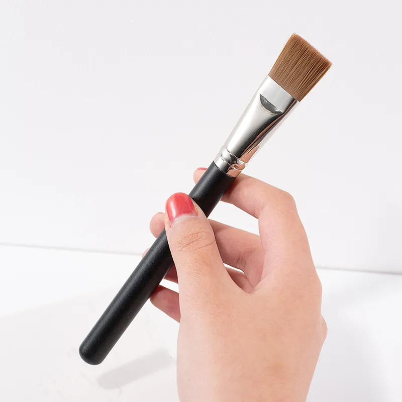 The Ultimate Guide to Choosing the Best Brushes for Foundation