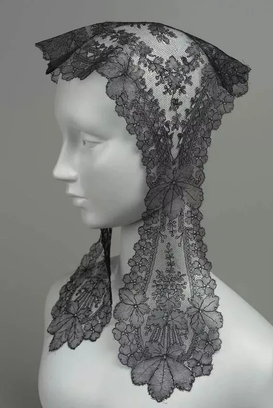 What is Bobbin Lace and How to Shop for It?