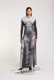 Poupée Parisienne Ou De Mode - Jean Paul Gaultier - Habits Somptueux - Occasion