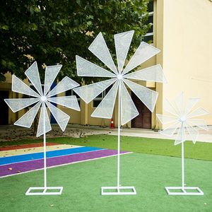 Décorations d'anniversaire de mariage mode moulin à vent rotatif électrique/grande roue Guide de route décoration de fête
