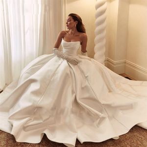 Robes de mariée sur les plis épaules A-Line Backs Bridal Robes Princess 2024 Robe de mariée avec gants