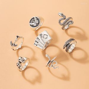 Anillos de boda 7 PCS / Set Retro Play Cards Máscara Anillo geométrico Color plata Metal tallado Serpiente Flor Knuckle Finger Set Accesorios de mano