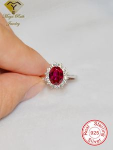 Anillos de boda Laboratorio creado Ruby Real Echt 925 Anillo de fiesta de plata esterlina para mujeres Piedra preciosa Halo Diana Princesa Forma ovalada Amante femenino Regalo 231214