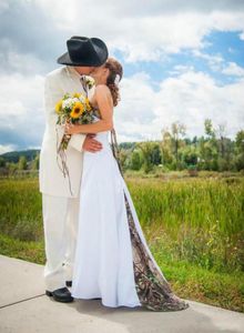 Vestidos de novia de camuflaje de talla grande de blanco estilo bosque estilo country una línea de encaje sin tirantes de camuflaje de camuflaje de camuflaje de bodas nupciales Dresse4155529