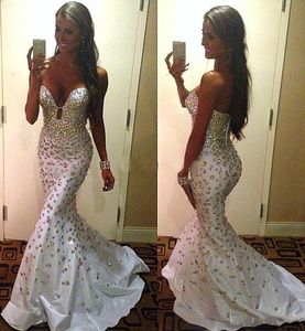 Drinestones blancos vestidos de graduación de la sirena Sweetheart Sweet Train Mid East Long Party Dresses Dubai Strapless Prom Vestido Hy716