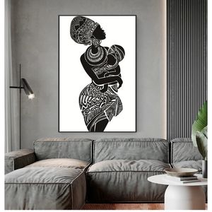 Imagen de pared blanca, pinturas en póster, decoración del hogar, hermosa mujer africana con bebé, cuadro sobre lienzo para pared del dormitorio, negro y Woo