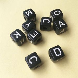 Ensemble de 550 pièces mélangées A-Z 10 10MM noir avec impression blanche en plastique acrylique carré Cube Alphabet lettre perles initiales 2009302264