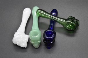 Vente en gros Pipes à fumer en verre coloré Mini cuillère à main Pipes meilleure qualité crâne Verre Brûleur à mazout Pipes Vaporisateur d'herbes sèches