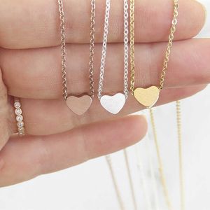 En gros 10pcs / lot en acier inoxydable couleur or clavicule chaîne amour coeur pendentif collier femmes mode bijoux cadeaux de demoiselle d'honneur x0707