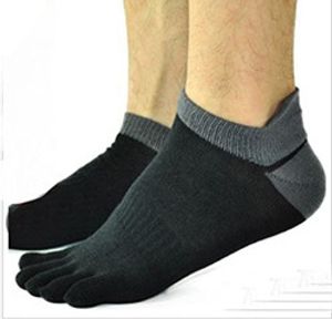 Wholesale- 1Pair Chaussettes pour hommes Coton Meias Five Finger Chaussettes Toe Chaussettes pour l'UE 40-46 Califetines Thekle Sok