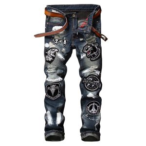 Jeans para hombres al por mayor-ABOORUN 2022 Punk Jeans para hombres Jeans rasgados desgastados con parches Jean pintado para hombre P7027