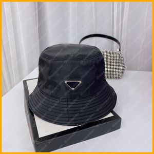 Chapeau de seau en gros pour femmes hommes chapeaux en nylon Luxurys Designers casquettes chapeaux hommes Bonnet Beanie Cappelli Firmati Mütze Beanies Sun D2106102L