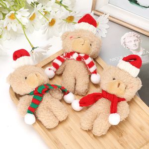 Gros Noël en peluche ours en peluche écharpe magasin de fleurs tenant bouquet boîte-cadeau avec main cadeau gâteau décoration couple dessin animé ours