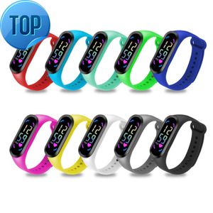 En gros personnalisé Waterpoof led montre coloré silicone tpu sport électronique enfants montres numériques pour enfants