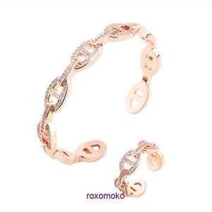 Bracelets en gros designer h Home Boutique en ligne Japon et Corée du Sud mode créatif Full Diamond Pig Bracelet Bracelet Ring Femme Small Fresh JE avec boîte cadeau