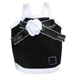 wholesale Vêtements pour chiens T-shirt vêtements pour chiens de créateurs vêtements de chiot de mode classique glace siik gilet respirant été vêtements pour animaux de compagnie noir bouledogue français en peluche Scherina