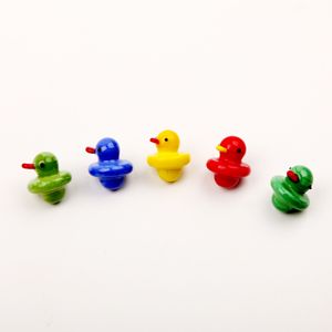 En gros Petit Canard Jaune Carb Cap Pour Banger Kawaii Cartoon Dôme Mignon Caps Tuyaux D'eau En Verre 4 Couleurs fumer