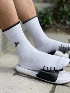 wholesale Hombre negro raya blanca baloncesto fútbol fútbol calcetines deportivos moda hip hop calcetines de élite calcetines de algodón deportivos de alta calidad