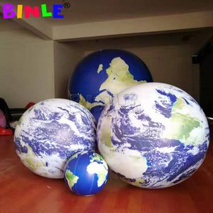 wholesale Globo inflable gigante hermético del planeta tierra de PVC con luces LED de colores Bola de globo de 2-5 m esfera de evento popular para colgar decoración