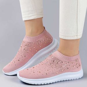 Venta al por mayor TopSelling pareja de calcetines elásticos de diamantes de punto voladores casuales para hombres y mujeres MD inferior zapatos deportivos ligeros transpirables Clásico