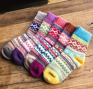 Chaussettes en laine pour femmes, vente en gros, chaussettes chaudes d'hiver, chaussettes épaisses colorées à la mode pour dames et filles, rétro, laine de lapin, chaussettes flocon de neige décontractées