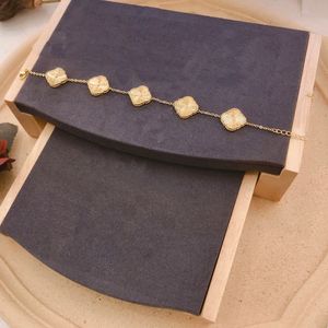 Grossistes ensembles de bijoux Bracelets boucles d'oreilles collier Designer rétro à la mode femmes amoureux de mariage cadeau