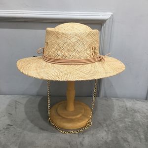 Chapeaux à large bord seau arrivée chapeau de paille de raphia pour les femmes avec lettre et chaîne disquette chapeau de soleil été dame casquette de plage 230831
