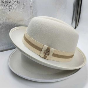 Wide Brim Hats Bucket Derby Hat Mens Fedora Womens and Party Winter Elastic Band Jazz Church Wholesale YQ240403