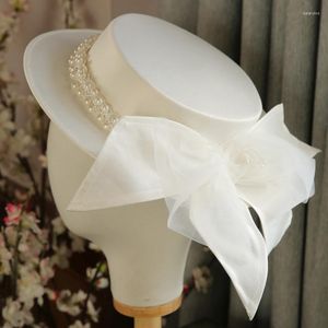 Chapeaux à large bord Vintage Ruban de velours noir Hepburn Style Top Hat Femmes élégantes Accessoires de mariage Chapeaux de mariée Fascinator 2023