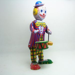 Juguetes de cuerda Colección clásica divertida Retro Clockwork Wind up Metal Walking Tin Toy Drumming Payaso baterista Robot Juguetes mecánicos regalo de los niños 230605