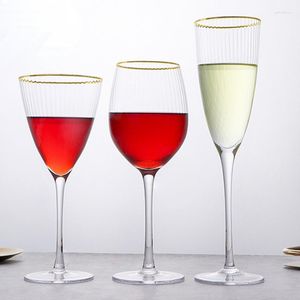 Copas de vino 300-400ml Línea exquisita Copa a rayas Copa de cóctel de champán rojo Cristal Pintura dorada Banquete Festival Drinkware