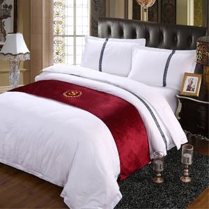 Vin rouge daim S signe Double couche chemin de lit écharpe couvre-lit couvre-lit el literie décor simple reine roi 3 taille 330e