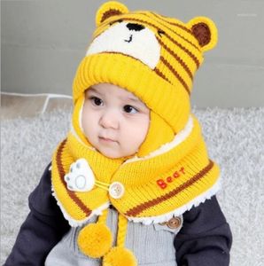 Hiver bébé garçon filles chaud dessin animé ours chapeaux tricotés avec boule de cheveux oreillette + foulard 2 pièces ensemble pour 0-2T bébé bambin headdress1