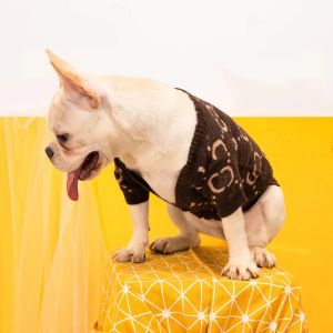 Invierno Diseñador de lujo Pet Dog Relling Jackets Coats Spring Pet Gato Ropa de perro Letra de moda Cachorro Sweater Schnauzer Bulldog Bulldog Pets Dogs Ropa