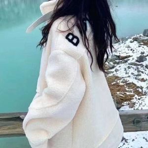 Vestes d'hiver pour femmes bb Veste de designer Manteaux en laine blanche Zip Cardigan Parka Couple surdimensionné Vêtements chauds