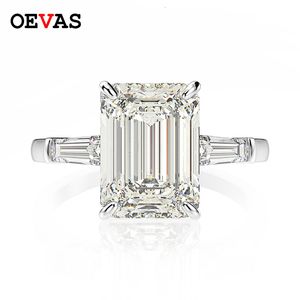 Avec des pierres latérales OEVAS 925 Sterling Silver Emerald Cut Créé Gemstone Wedding Engagement Diamonds Ring Fine Jewelry Gifts Wholesale 230701