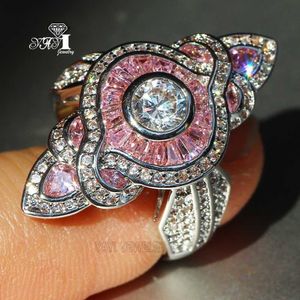 Avec des pierres latérales YaYI Fine Jewelry Fashion Princess Claw Set Cut Pink Cubic Zirconia Silver Color Engagement Wedding Party Lovers Gift Rings 230710